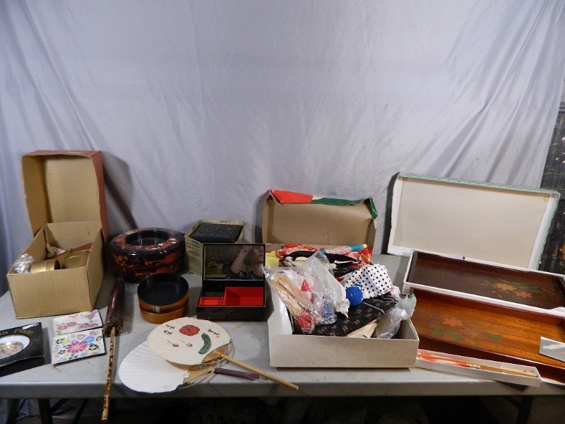 lot 96 image: Asian Inspired Items