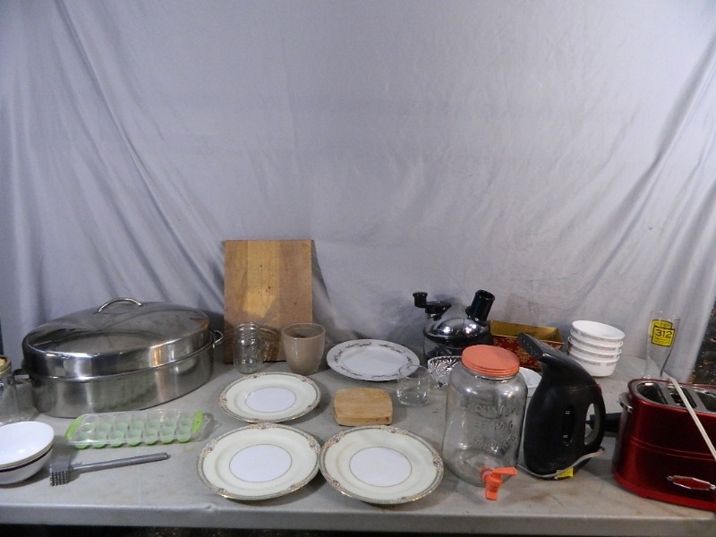 lot 163 image: Noritake China, Kitchen Items