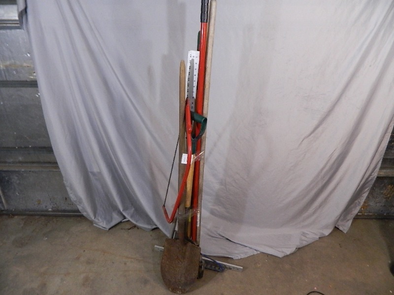 lot 118 image: Long Handle Tools