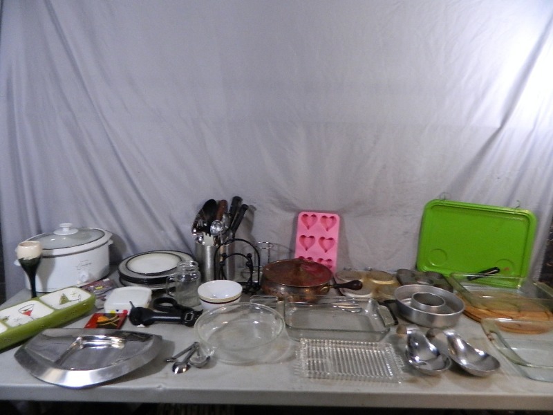 lot 160 image: Kitchen Items