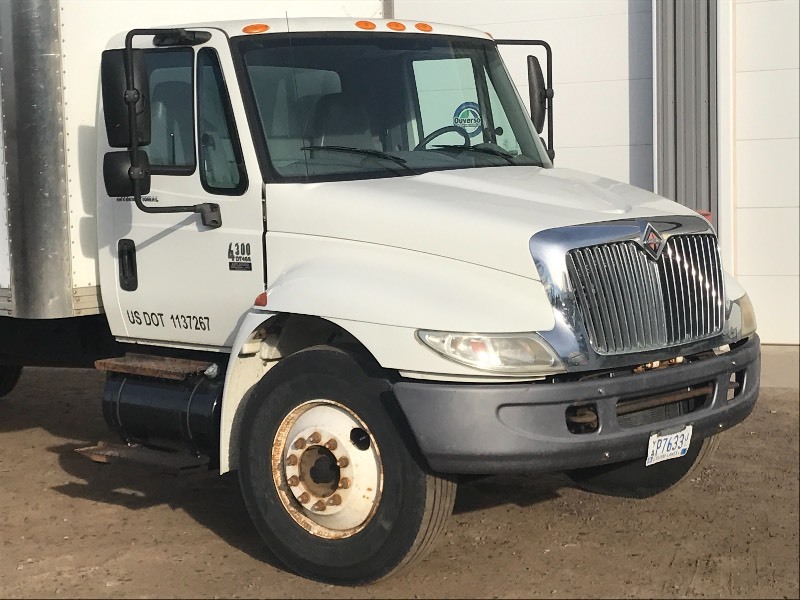 2004 International 24ft Box Truck