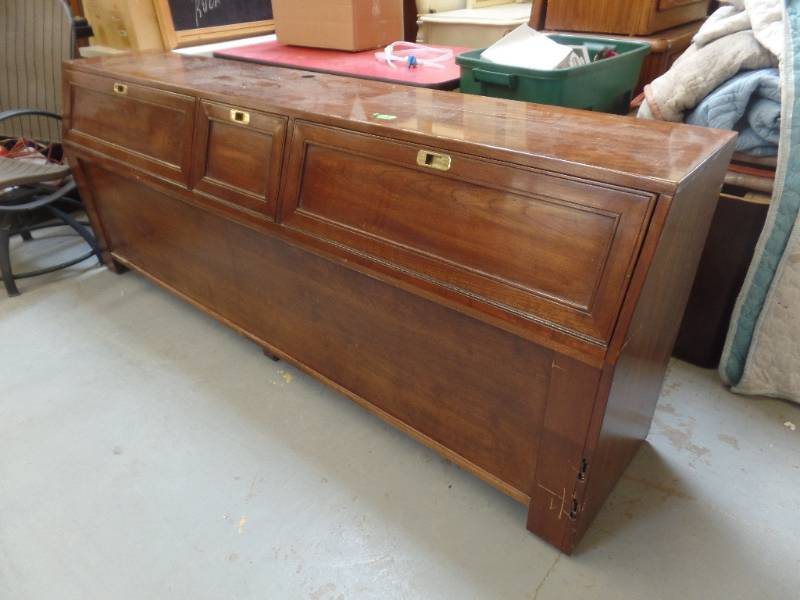 lot 534 image: ASIAN STYLE KING SIZE HEADBOARD