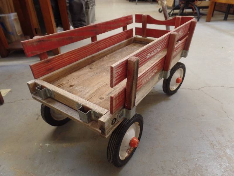 lot 547 image: RADIO RODEO WAGON