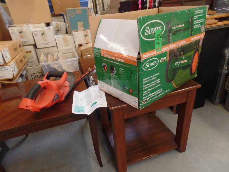 lot 548 image: NEW PUSH REEL MOWER AND A HEDGE TRIMMER