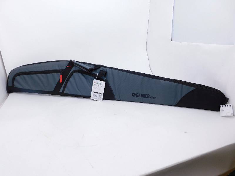 lot 45 image: New Gander Mountain soft black, grey, red 52 gun case w handles 34 foam