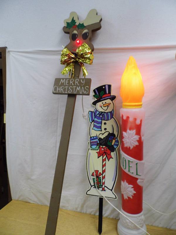 lot 1 image: Blow Mold Candle - Christmas Decor