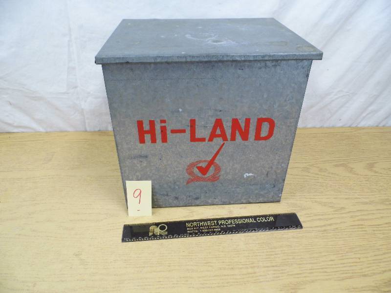 lot 9 image: Hi-Land Milk Cooler