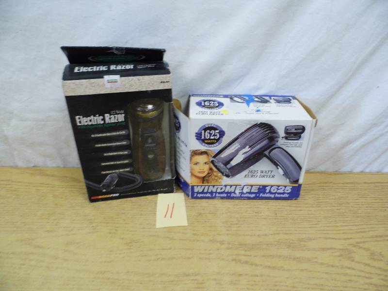 lot 11 image: 12V Auto Razor - Hair Dryer