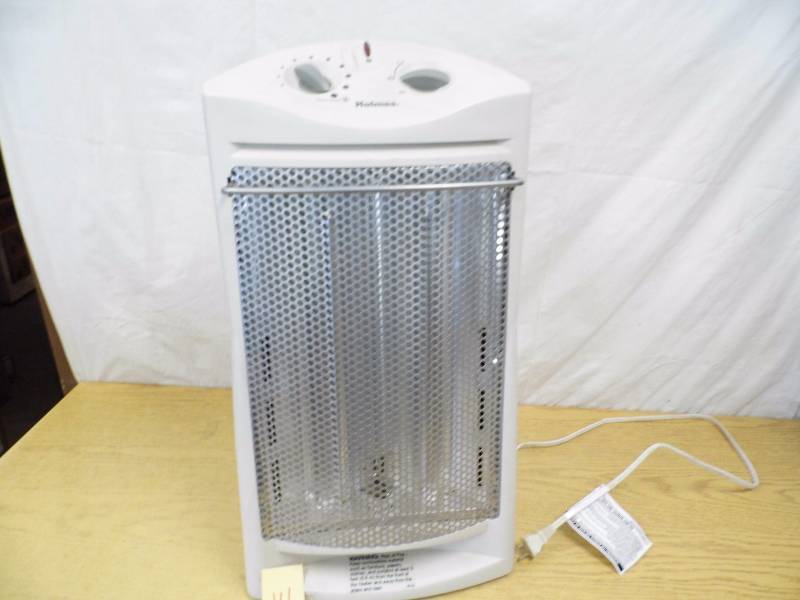 lot 14 image: Holmes Heater