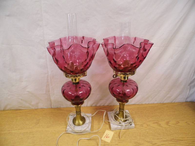 lot 16 image: 2 Lamps