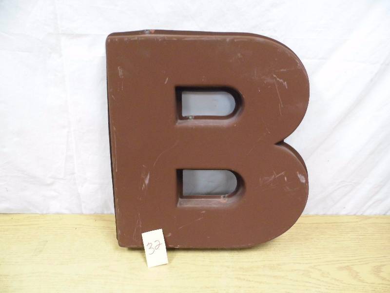 lot 32 image: Letter B