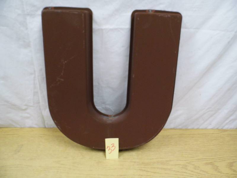 lot 33 image: Letter U