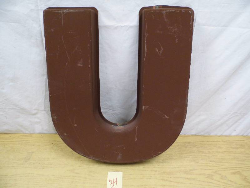 lot 34 image: Letter U