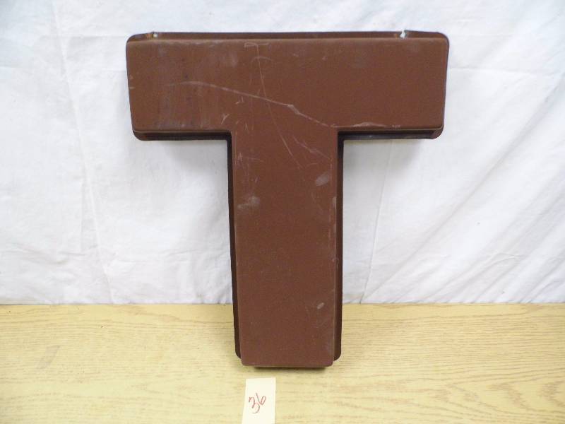 lot 36 image: Letter T