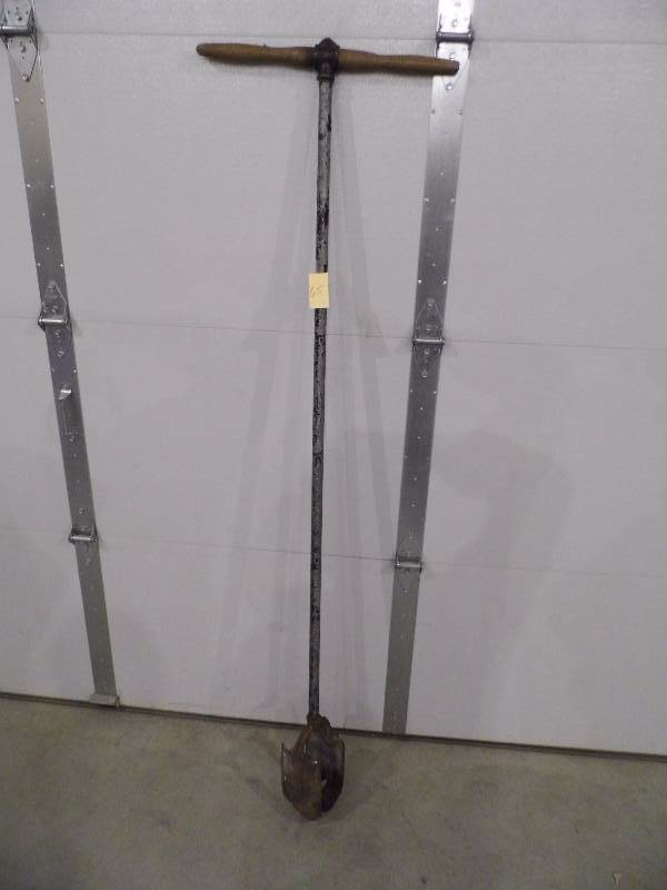 lot 65 image: Post Hole Digger