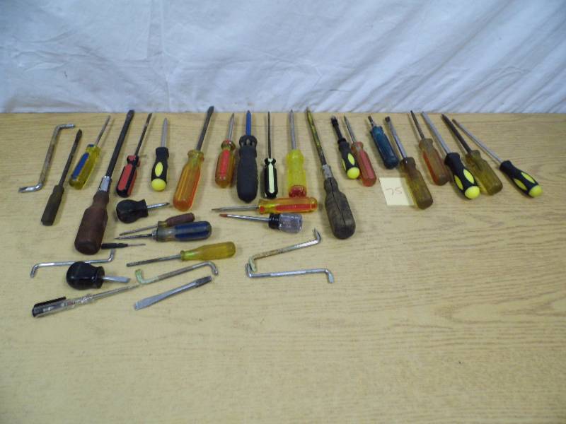lot 75 image: Screwdrivers