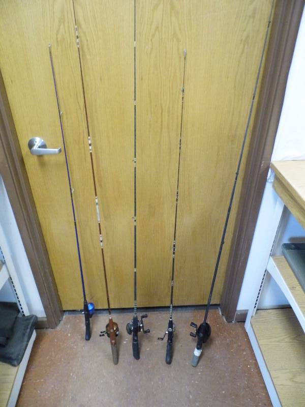 lot 80 image: 5 Fishing Rods w Reels