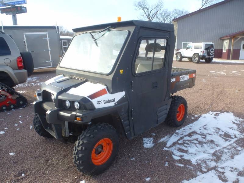lot 3 image: 2012 Bobcat 3400 Diesel UTV