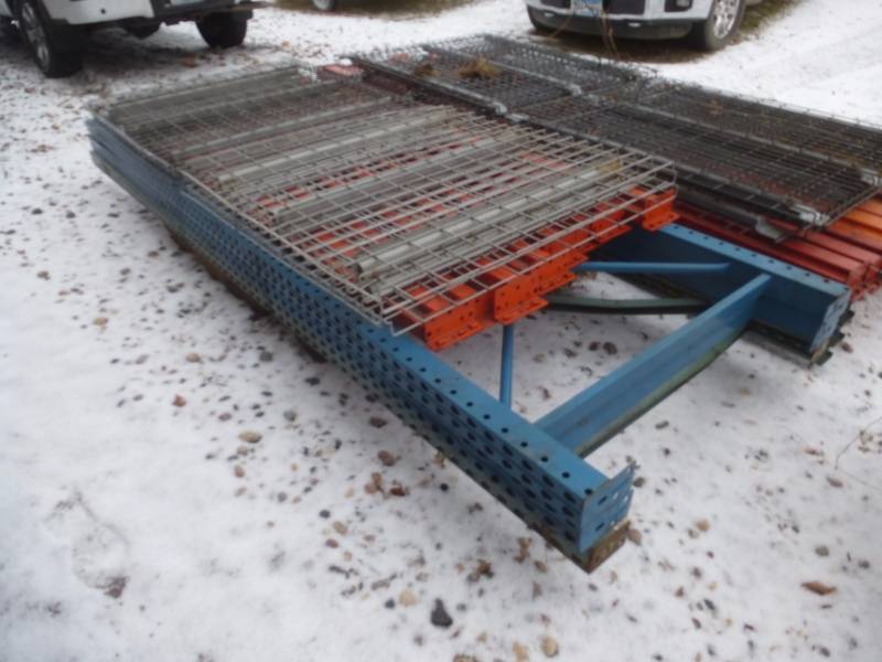 lot 4 image: Pallet Racking