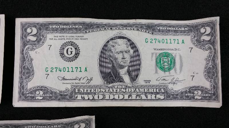 lot 38 image: (3) 1976 $2 Bills