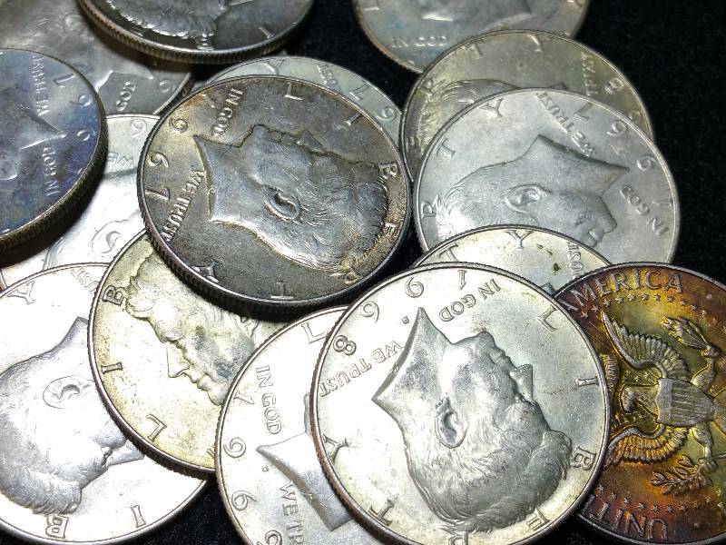 lot 91 image: (20) Roll of 1966-1969 40% Silver Kennedy Half Dollars