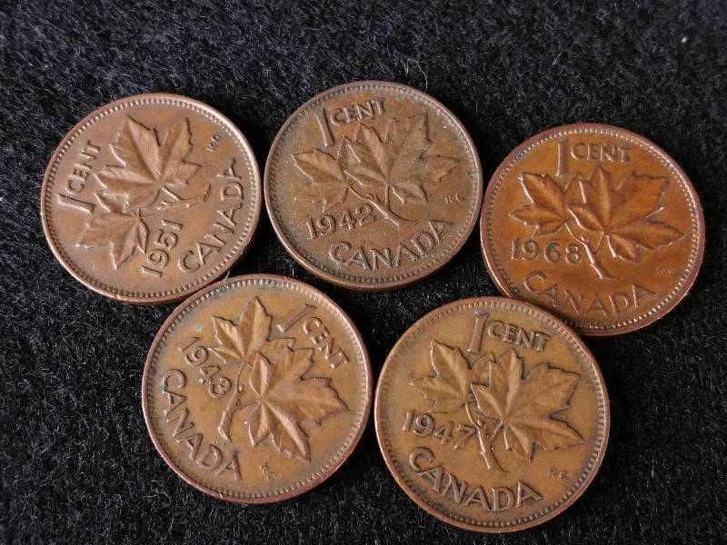lot 110 image: (28) Canadian Cents  Pennies