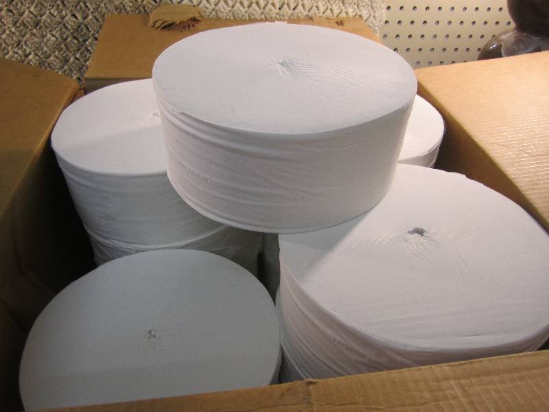 Case of 12 Jumbo Coreless Rolls Bat...
