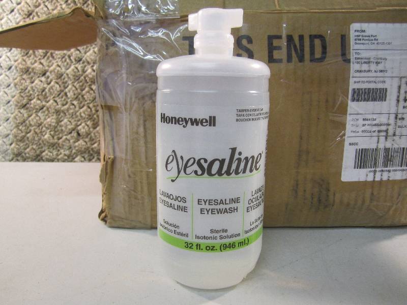 Case with 11 Containers of Eye Sali...