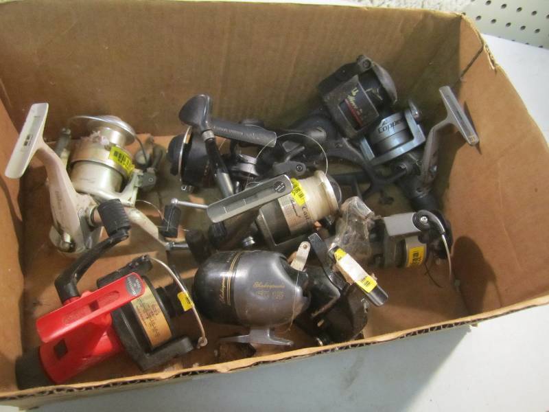 Lot of 9 Fishing Reels Condition lo...