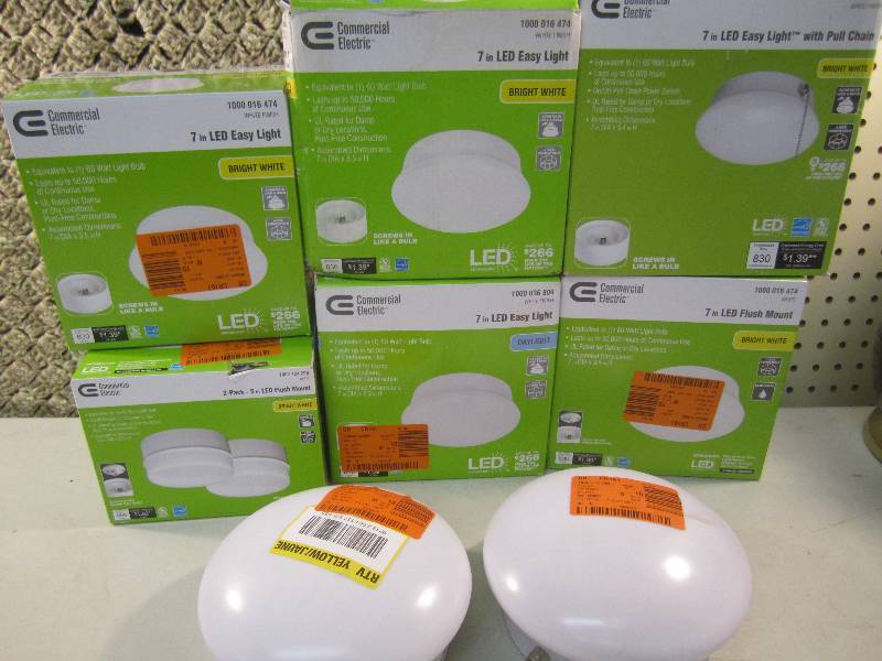 Lot of 9 LED Lights 2 have no box a...