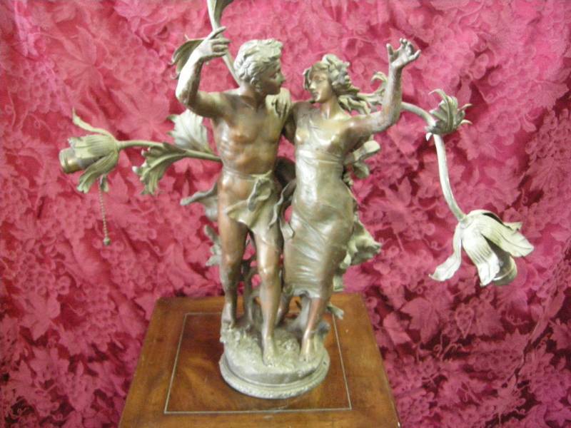 lot 4 image: Ferrand Bronze Figural Lamp