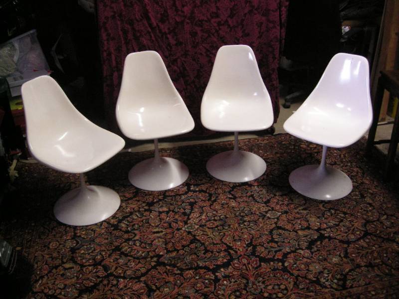 lot 8 image: 4 Vintage Swivel Chairs