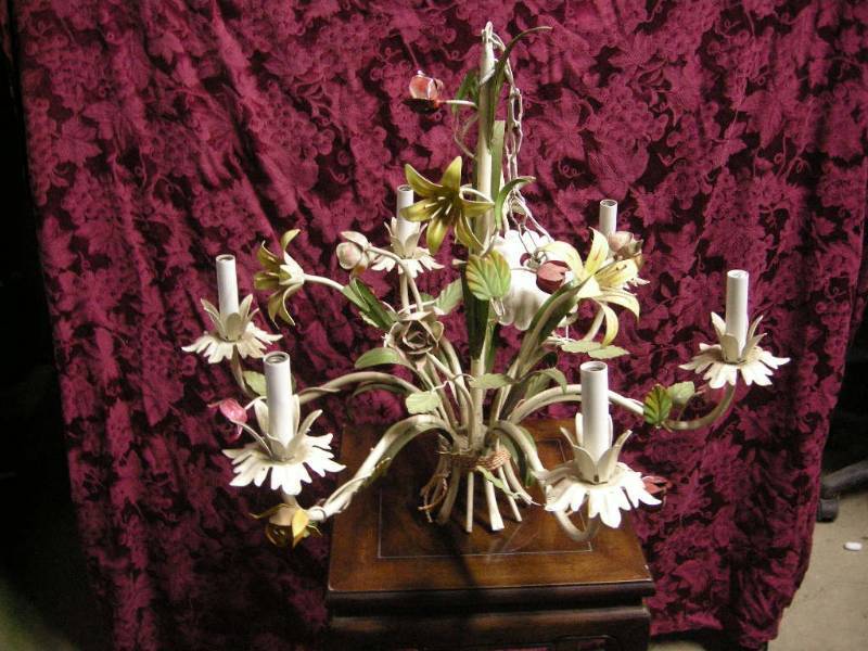 lot 11 image: Vintage Italian Tole Floral Hanging Chandelier