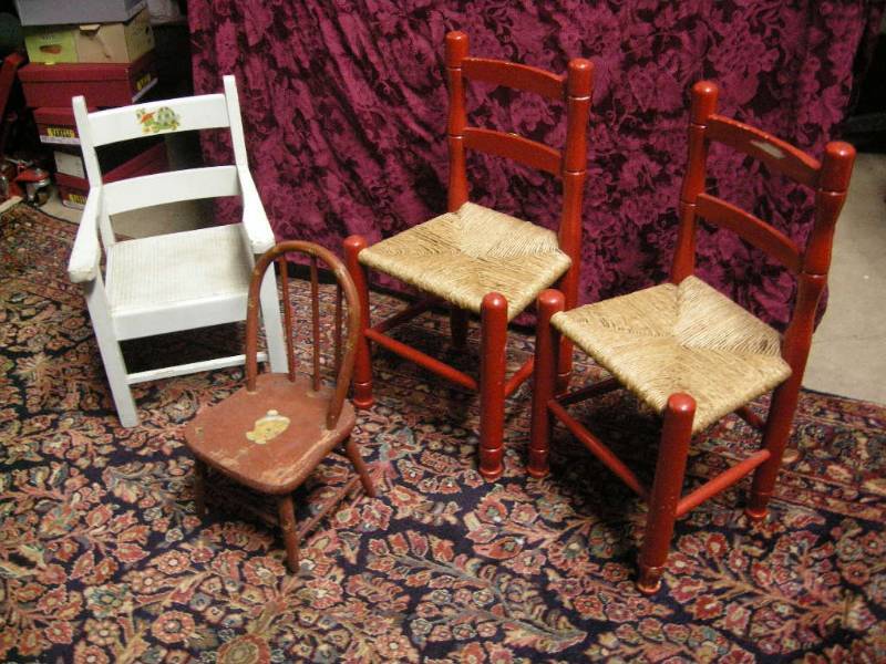 lot 16 image: Vintage Childrens Chairs