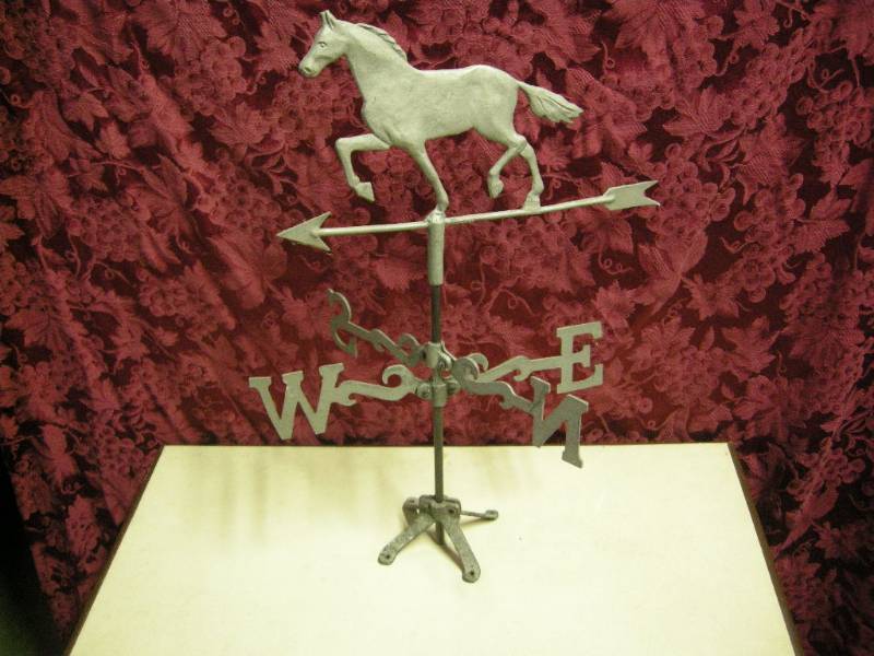 lot 22 image: Vintage Decorative Horse Weather Vane