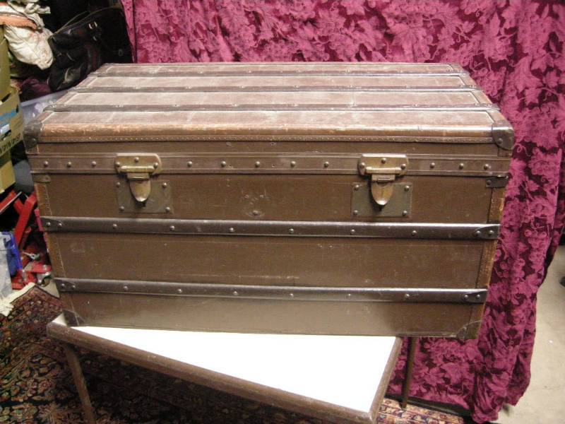 lot 31 image: Vintage Moynat French Steamer Trunk