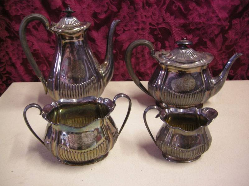 lot 38 image: Silverplate Coffee Tea Set