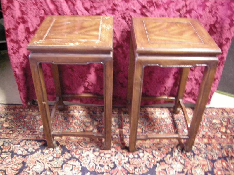lot 49 image: Pair Lamp Tables