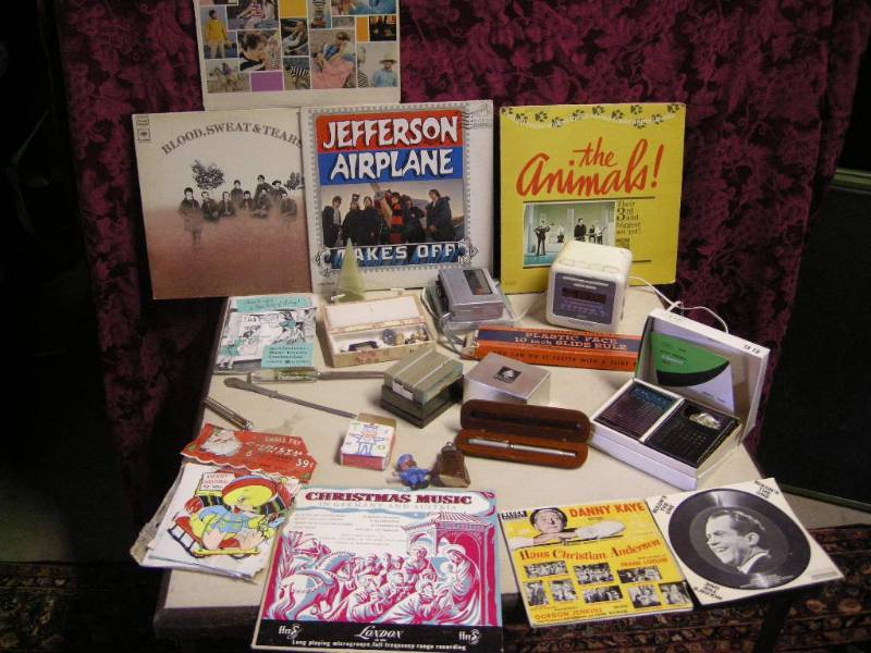 lot 51 image: Vintage Things