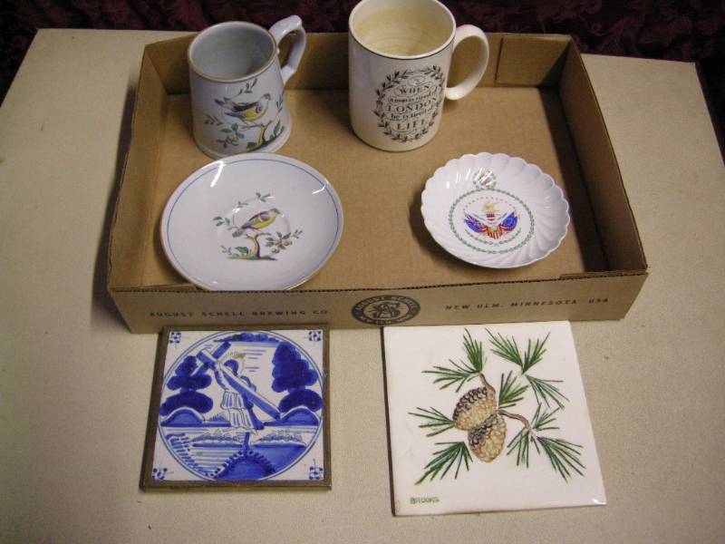 lot 55 image: Haviland, Spode, Wedgwood, Tiles