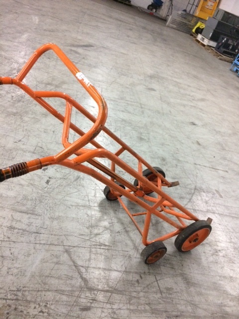 lot 13 image: Barrel Cart 2