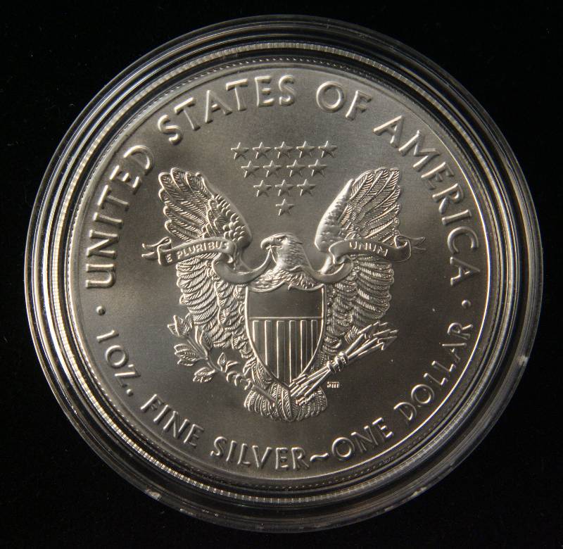 lot 96 image: 2017 AMERICAN SILVER EAGLE 1 TROY OZ. .999 FINE SILVER IN AIRTITE