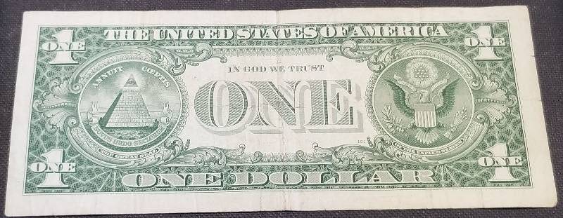 lot 05-A image: 1957 US FEDERAL RESERVE $1 SILVER CERTIFICATE
