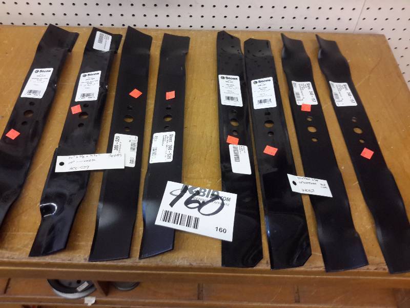 lot 160 image: 8 Misc sizes lawn mower blades