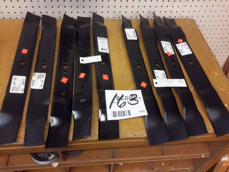 lot 163 image: 9 Misc sizes lawn mower blades