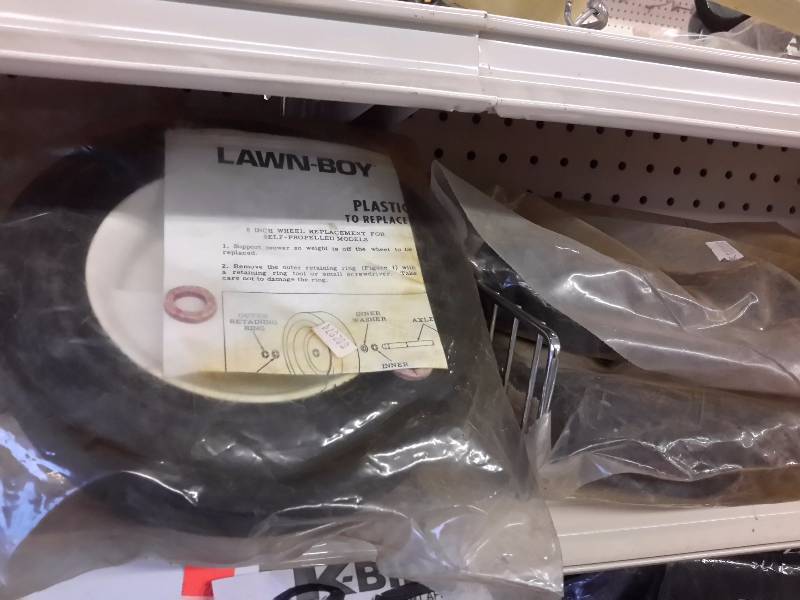 lot 35 image: 4, Toro, LB 682-974 Tire kits