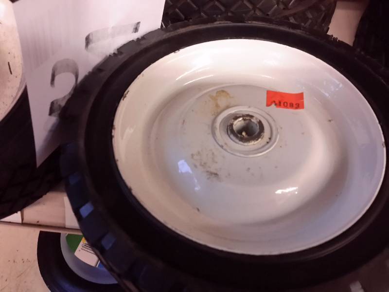 lot 52 image: 8, 6in replacement wheels