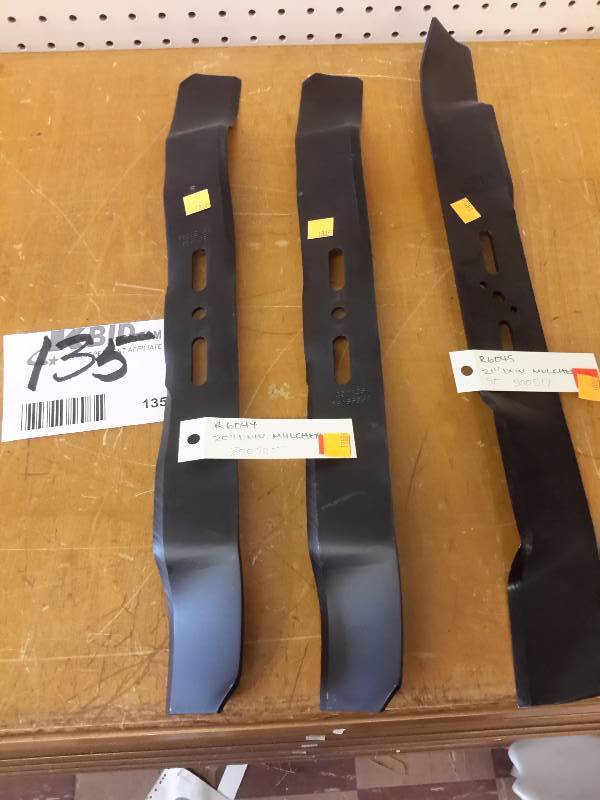 lot 135 image: 2 different types of mulcher blades