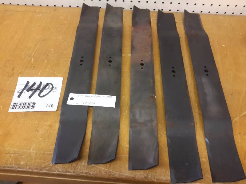 lot 140 image: 5 Universal Blades