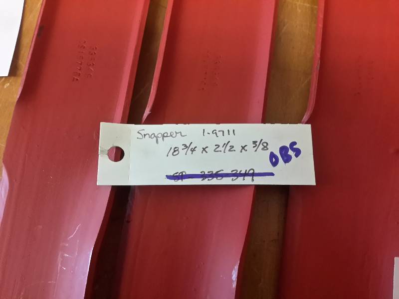 lot 148 image: 7 Snapper blades